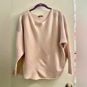 Blush Knit Top with Studded Shoulders
SIZE MEDIUM    **LIKE NEW**